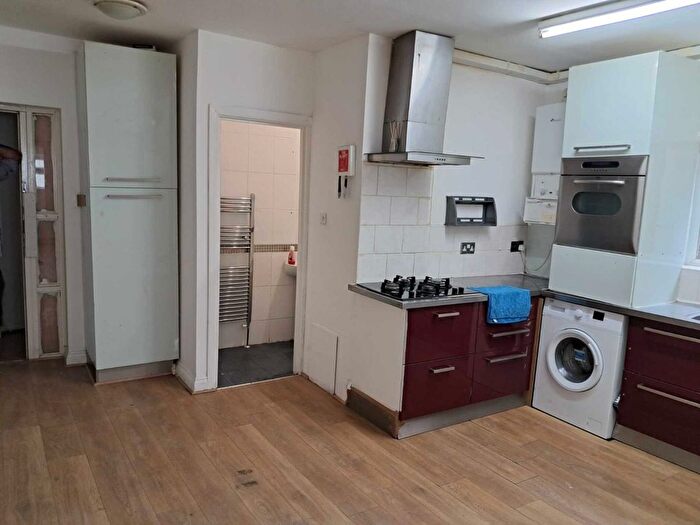 2 Bedroom Flat To Rent In London Road, Croydon, CR0