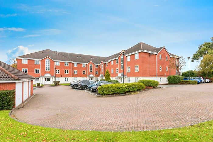 2 Bedroom Flat For Sale In Wyndley Close, Sutton Coldfield, B74