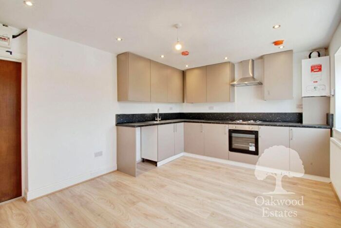 1 Bedroom Apartment To Rent In Baytree House, Sutton Lane, Langley, SL3