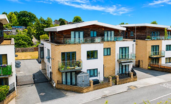 2 Bedroom Apartment For Sale In Corner Hall, Hemel Hempstead, HP3