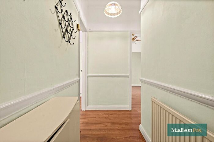 2 Bedroom Bungalow For Sale In Ashley Avenue, Ilford, IG6
