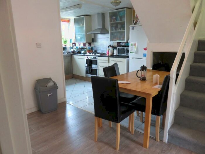 4 Bedroom Terraced House To Rent In Willoughby Street, Nottingham, NG7