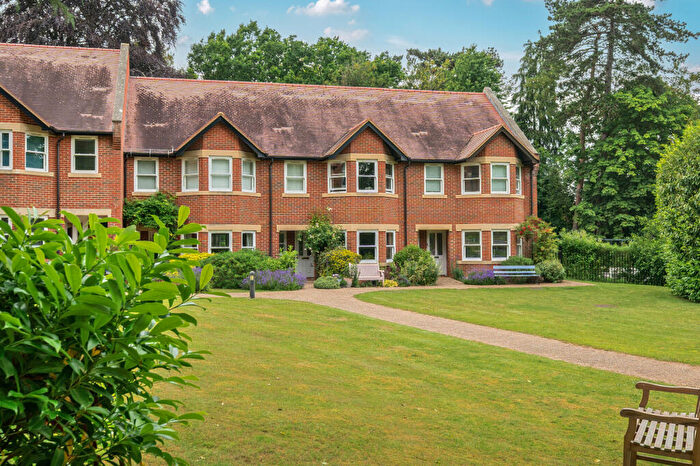 4 Bedroom Terraced House For Sale In Trevelyan Place, St. Albans, AL1