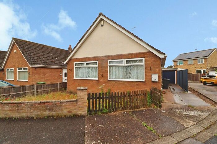 2 Bedroom Detached Bungalow For Sale In Meadowlake Crescent, Lincoln, LN6