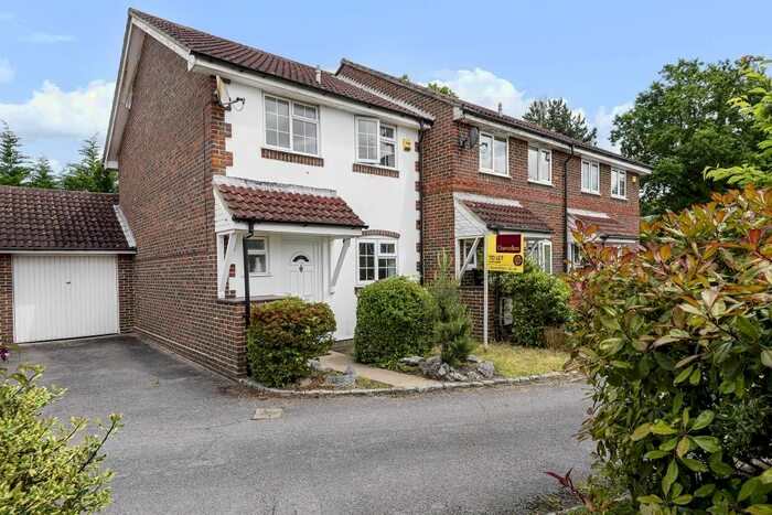 3 Bedroom End Of Terrace House To Rent In High Beech, Bracknell, RG12