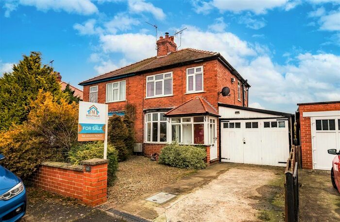 3 Bedroom Semi-Detached House For Sale In Whitfield Avenue, Pickering YO18