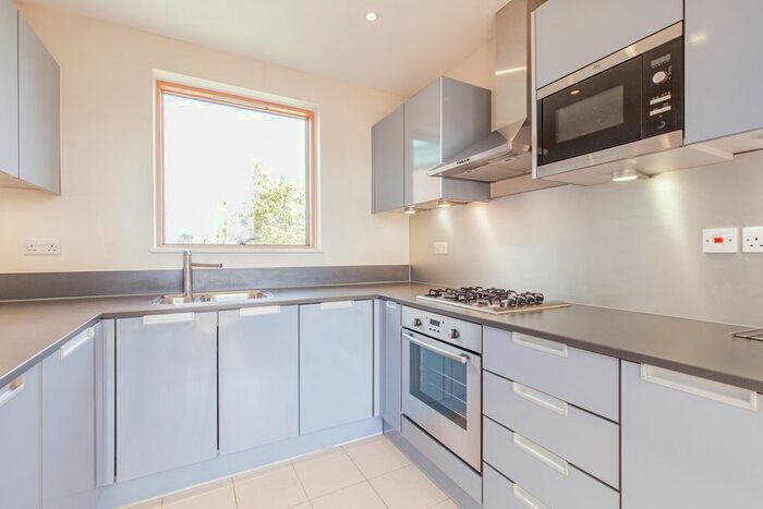 2 Bedroom Flat To Rent In Five Mile Drive, Oxford, OX2