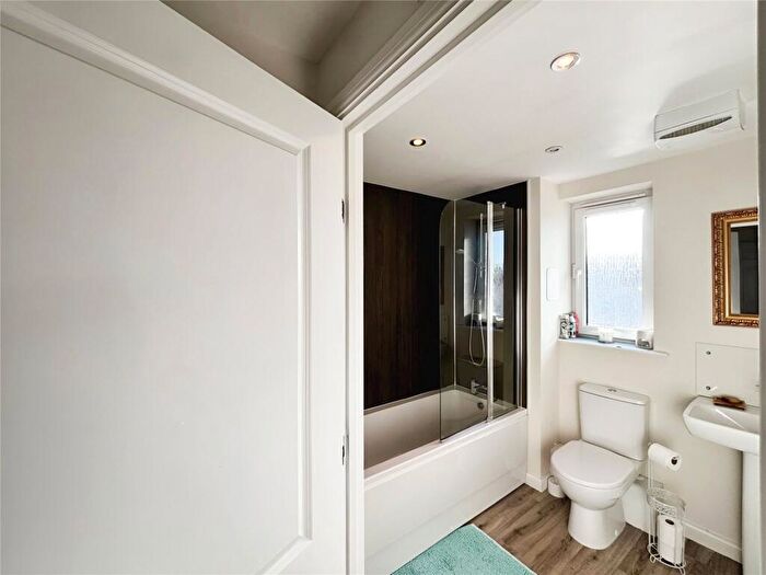 2 Bedroom Flat For Sale In Drummossie Road, Stratton, Inverness, Highland, IV2