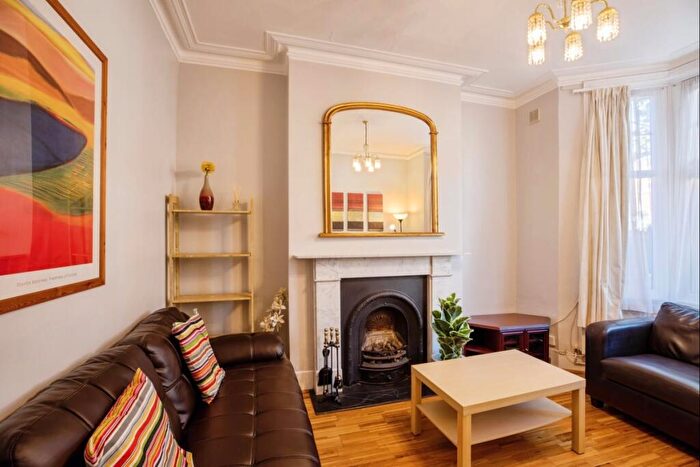 6 Bedroom Terraced House To Rent In Harberson Road, Balham, London, SW12