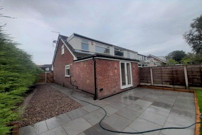 3 Bedroom Property To Rent In Fistral Crescent, Stalybridge, SK15