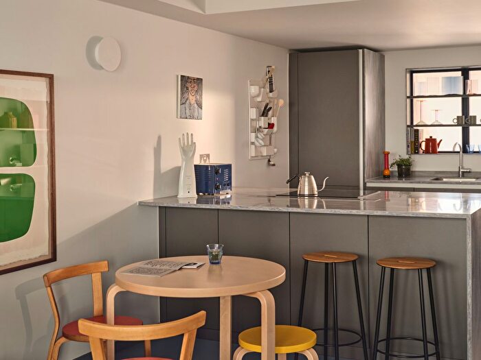 3 Bedroom Flat To Rent In Balfron Tower, St Leonards Road, London, E14