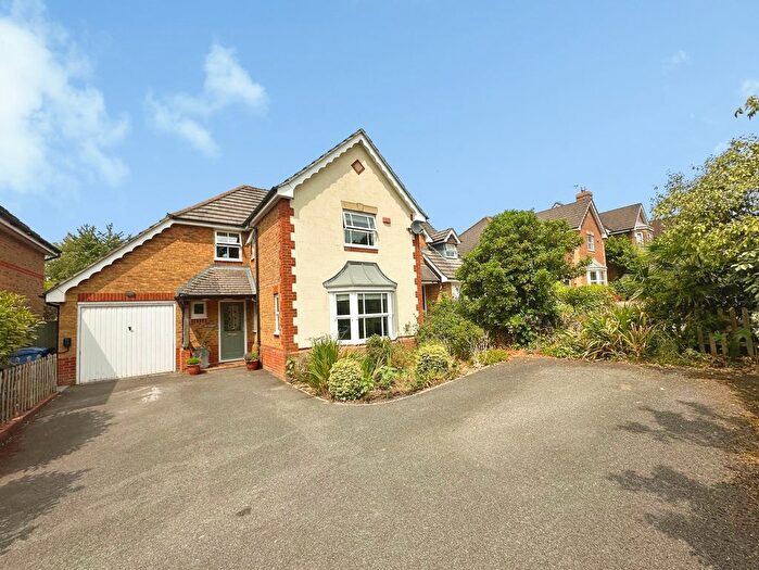 4 Bedroom Detached House For Sale In Brandon Road, Church Crookham, Fleet, Hampshire, GU52