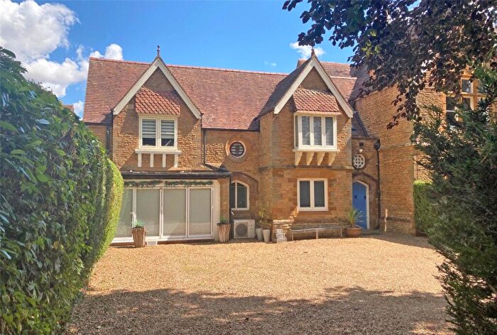 4 Bedroom Semi-Detached House For Sale In Harlestone Road, Northampton, NN5