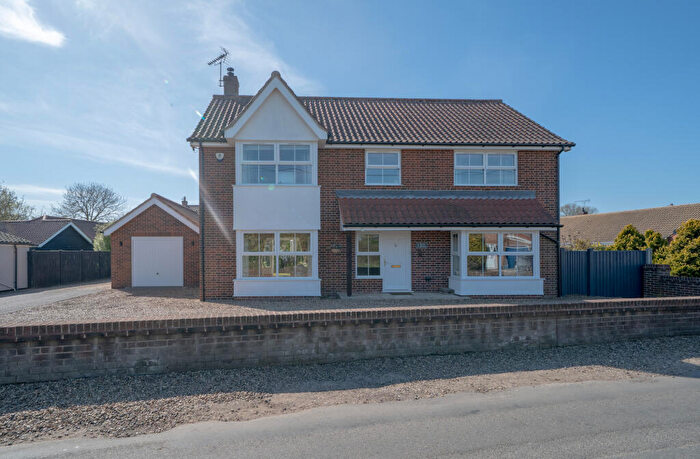 4 Bedroom Detached House For Sale In Rustic Garden, NR12