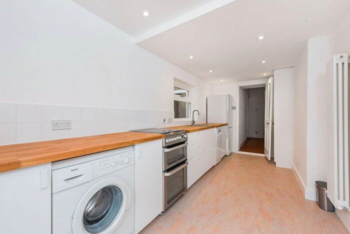2 Bedroom Semi-Detached House To Rent In Chalford Road, West Dulwich, London, SE21