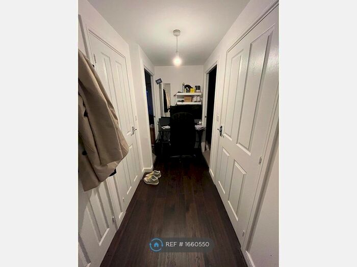 1 Bedroom Flat To Rent In Oxford House, Dagenham, RM8