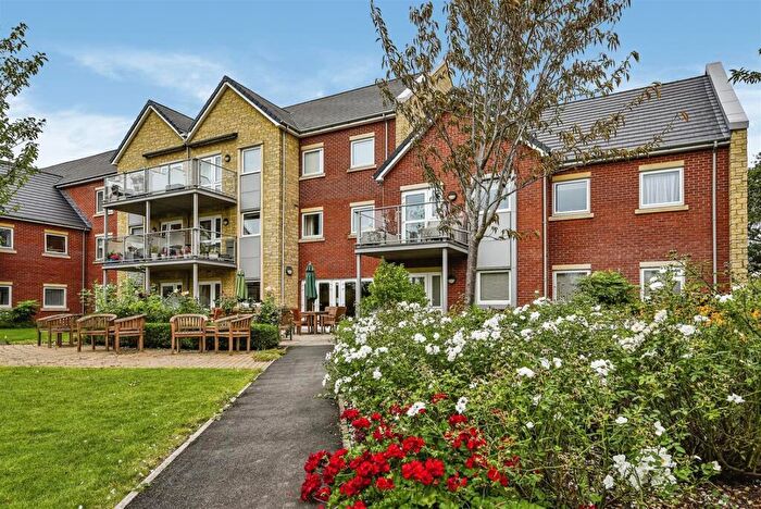 2 Bedroom Apartment For Sale In Waterford Place, Westmead Lane, Chippenham, Wiltshire, SN15