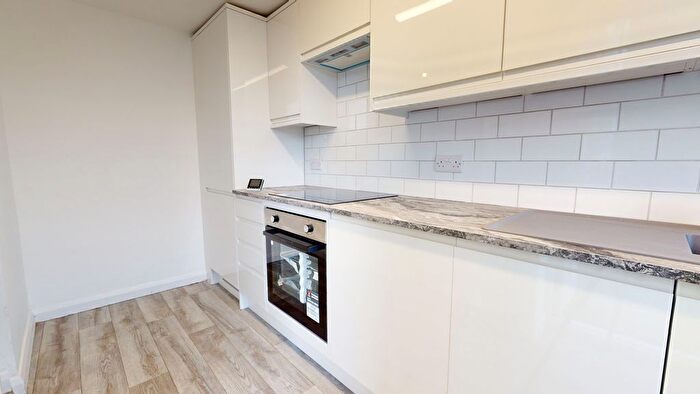 1 Bedroom Flat To Rent In Warleigh Road, Brighton, BN1