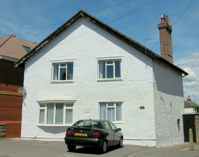 2 Bedroom Flat To Rent In Bedroom Flat In Ensbury Park, BH10