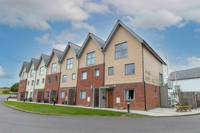 3 Bedroom House To Rent In Heron Square, Island Harbour, Newport, PO30