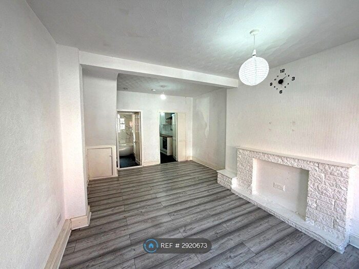 2 Bedroom Terraced House To Rent In Greenleaf St, Liverpool, L8