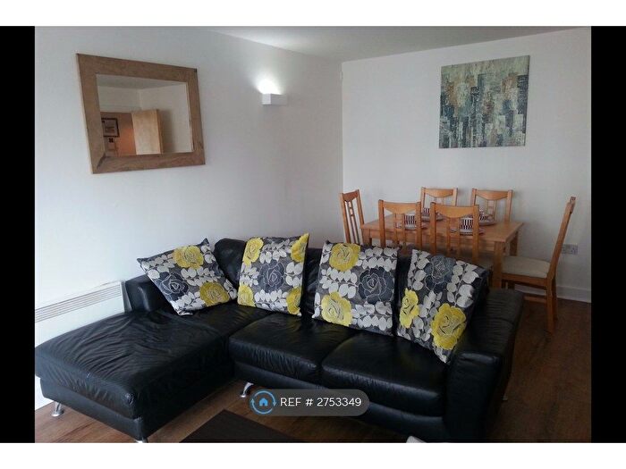 2 Bedroom Flat To Rent In Chertsey Road, Woking, GU21