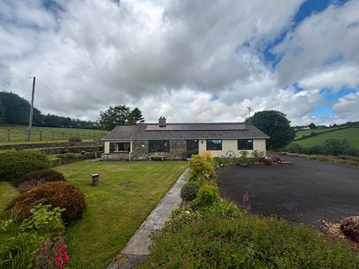3 Bedroom Property For Sale In Cwrtnewydd, Llanybydder, SA40