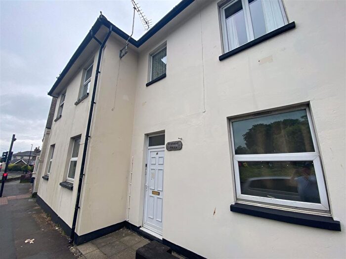 2 Bedroom Flat To Rent In Broadway, Sandown, PO36