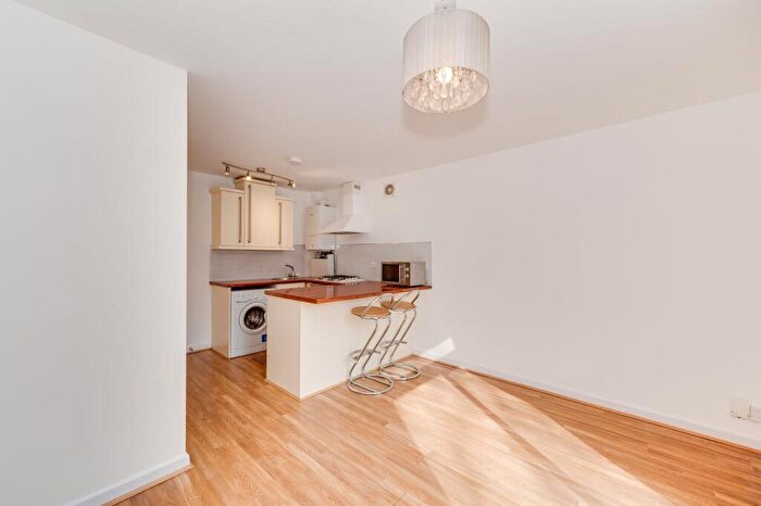 2 Bedroom Flat To Rent In Emmet House, Wilkinson Street, S10