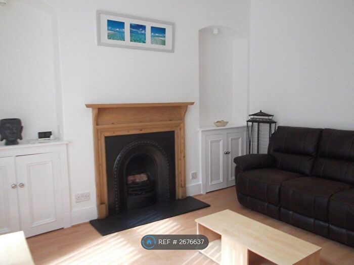 1 Bedroom Flat To Rent In Bon Accord Terrace, Aberdeen, AB11