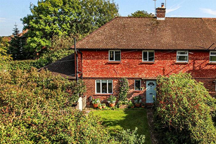 3 Bedroom Semi-Detached House For Sale In Ridlands Rise, Limpsfield Chart, Oxted, RH8