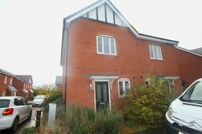 2 Bedroom House To Rent In Starling Crescent, Slough, SL3