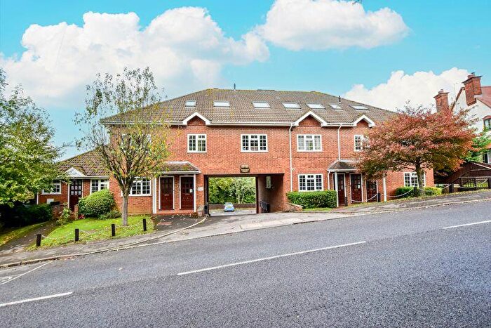 2 Bedroom Flat To Rent In Eskdale Avenue, Chesham, HP5