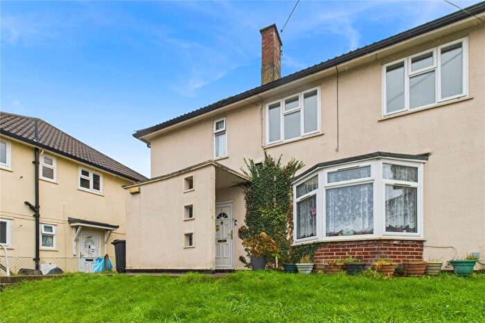 2 Bedroom Maisonette For Sale In Amesbury Close, Penhill, Swindon, SN2