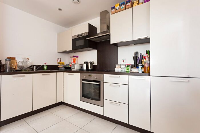 1 Bedroom Flat To Rent In Fairmont House, London, Greater London, SE16
