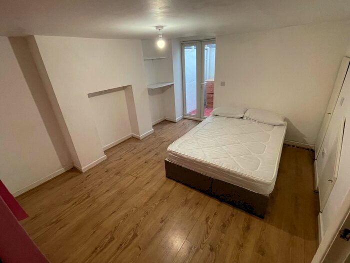 1 Bedroom Studio To Rent In Milkwood Rd, London, SE24