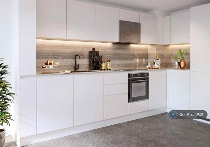 1 Bedroom Flat To Rent In River Apartments, London, E3