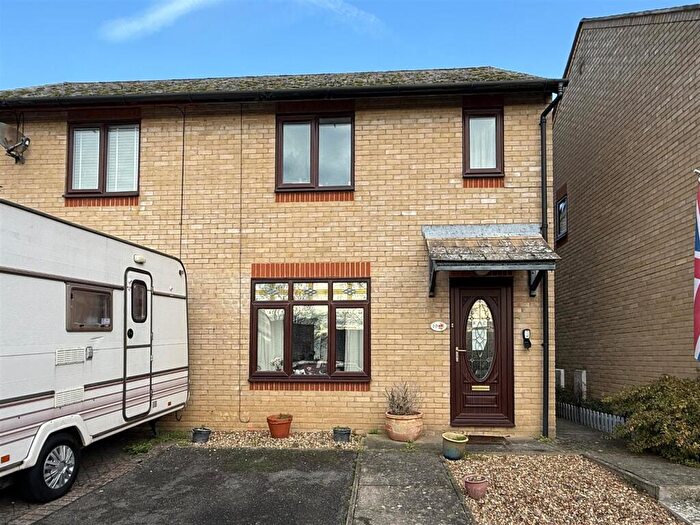 3 Bedroom Semi Detached House For Sale In Alabaster Close, Hadleigh, IP7