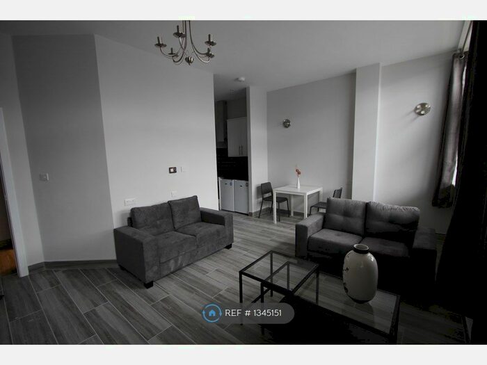 1 Bedroom Flat To Rent In Church Road, Ashford, TW15