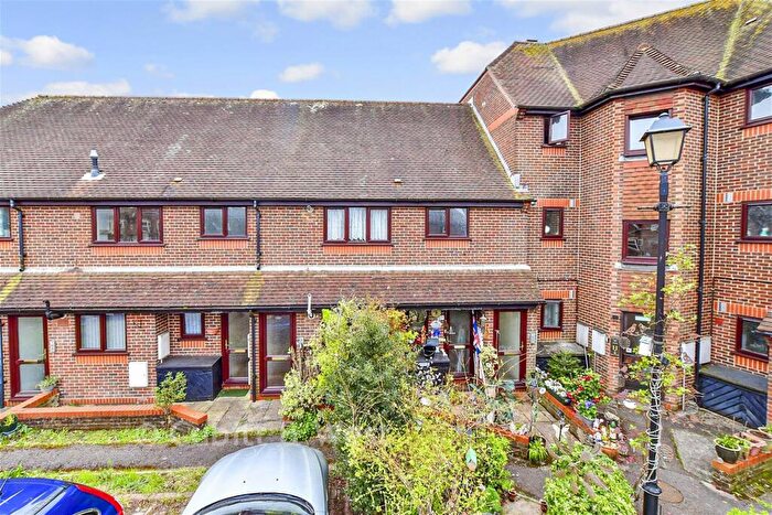 1 Bedroom Maisonette For Sale In West Street, Havant, Hampshire, PO9
