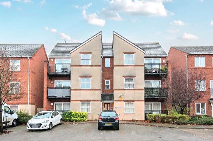 1 Bedroom Apartment For Sale In Alma Road, Banbury, OX16