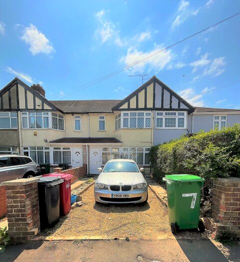 2 Bedroom House To Rent In Littleport Spur, Slough, SL1