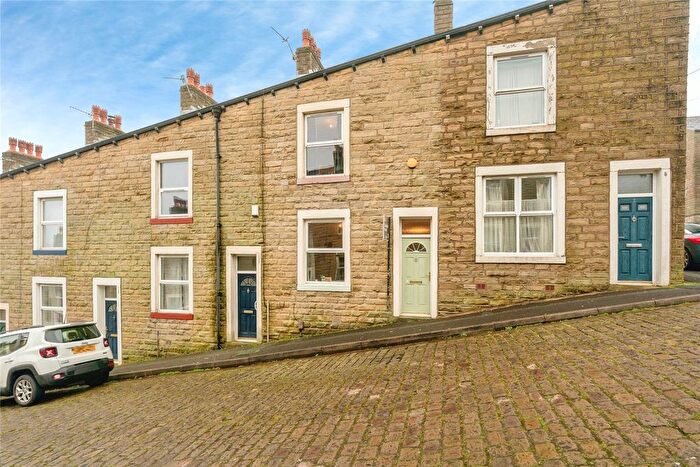 3 Bedroom Terraced House For Sale In Mason Street, Colne, Lancashire, BB8