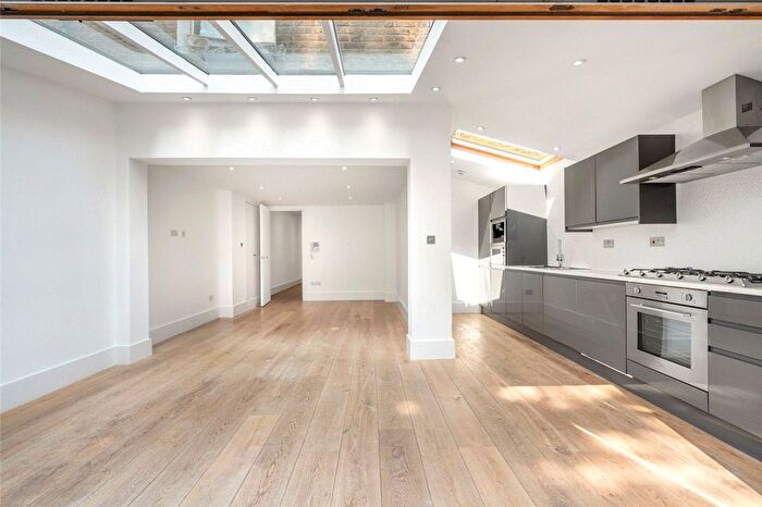 2 Bedroom Flat To Rent In Shirland Road, Maida Vale, London, W9
