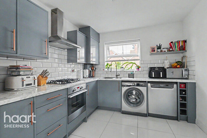 3 Bedroom Semi-Detached House For Sale In Cliffhouse Avenue, Minster, ME12