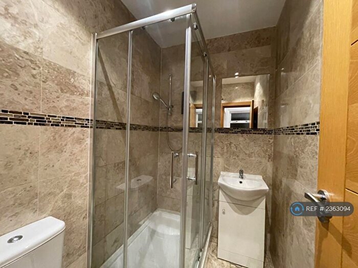 1 Bedroom Flat To Rent In Lower Addiscombe Road, Croydon, CR0