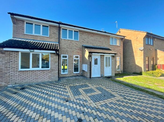 3 Bedroom Semi-Detached House To Rent In Squires Gate, Peterborough, PE4