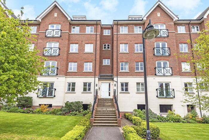 2 Bedroom Apartment To Rent In Viridian Square, Aylesbury, HP21