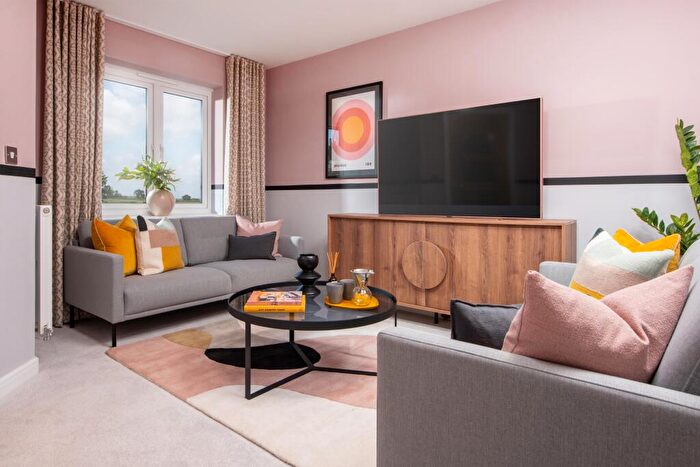 3 Bedroom Semi Detached House For Sale In Nuneaton, Warwickshire, CV11