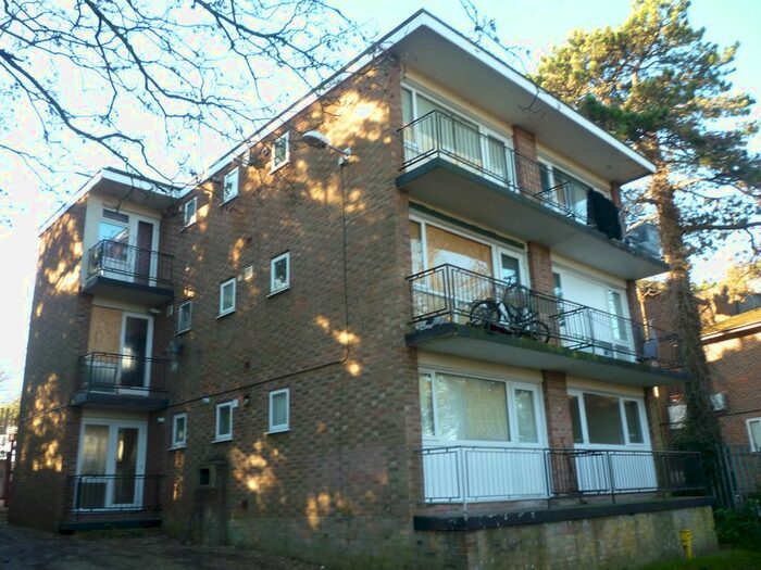 Studio To Rent In Farley Lodge, Luton LU1